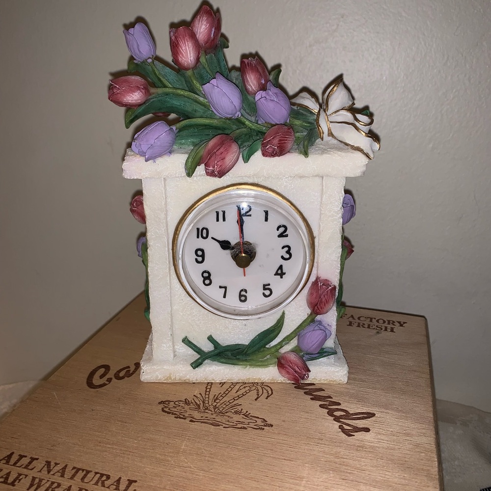 Resin Decorative Clock Flower Bouquet (A. Richesco Corporation) TC257 ⚠️👇 issue